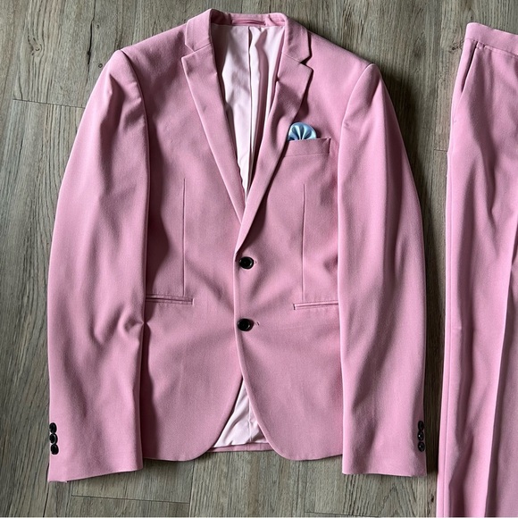 Simons Pink Slim-Fit Suit for a Contemporary Look - Picture 3 of 12